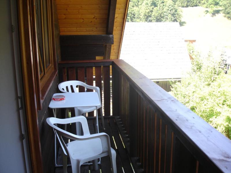 Studio with Balcony image 3