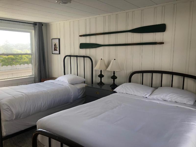Deluxe Double Room with Bath image 1