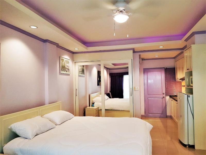 Baan Suan Lalana modern ground floor studio apartment Pattaya - image 1