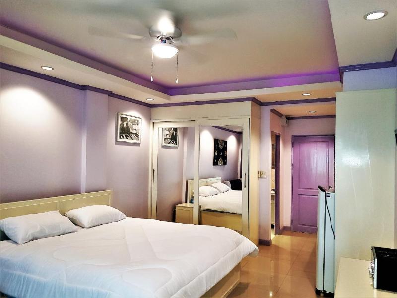Baan Suan Lalana modern ground floor studio apartment Pattaya - image 13