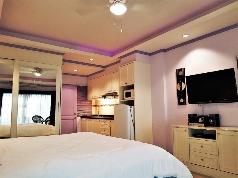 Baan Suan Lalana modern ground floor studio apartment Pattaya - image 14