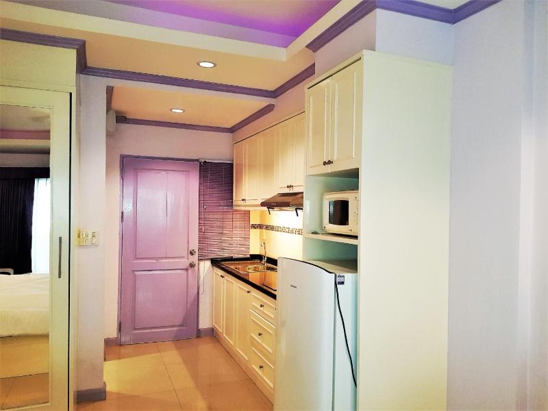 Baan Suan Lalana modern ground floor studio apartment Pattaya - image 15