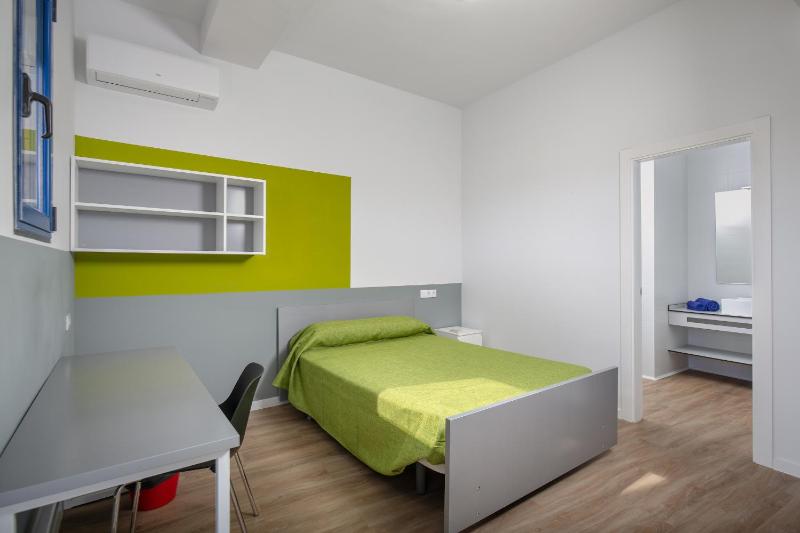 Single Room with Terrace image 3