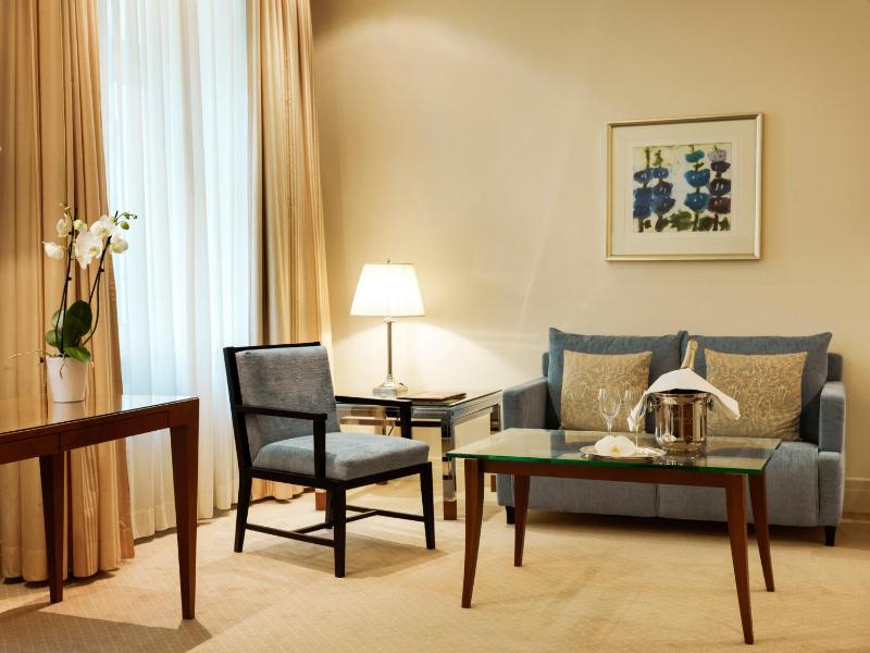 Junior Suite image 3
