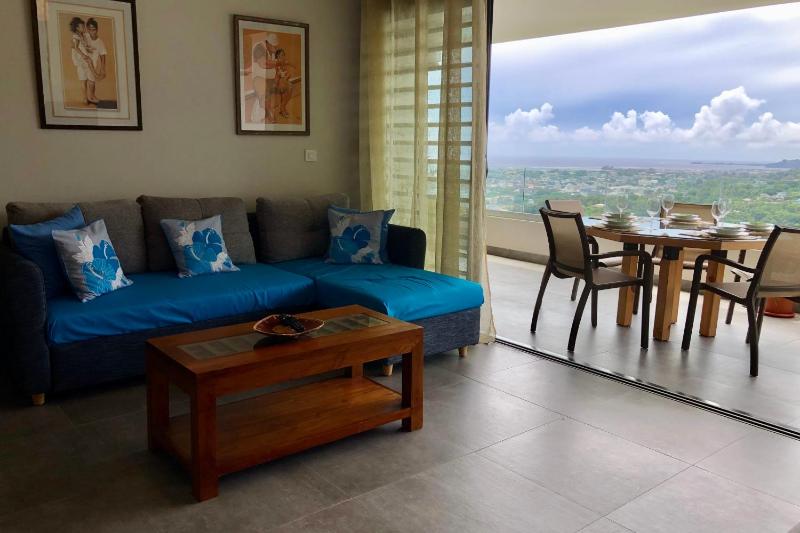 Alicia's Sky flat on the heights with nice view on the sea and Papeete - image 10
