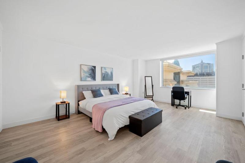CozySuites at Showboat Bold Beachfront Condo Images