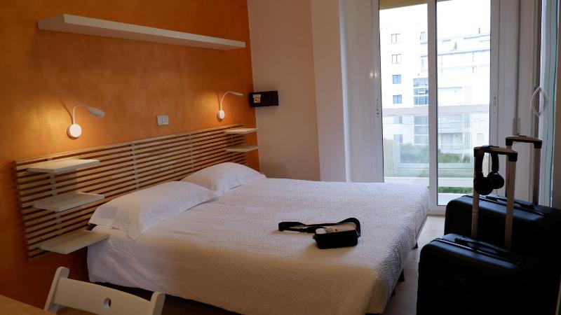 Double or Twin Room with Balcony image 4