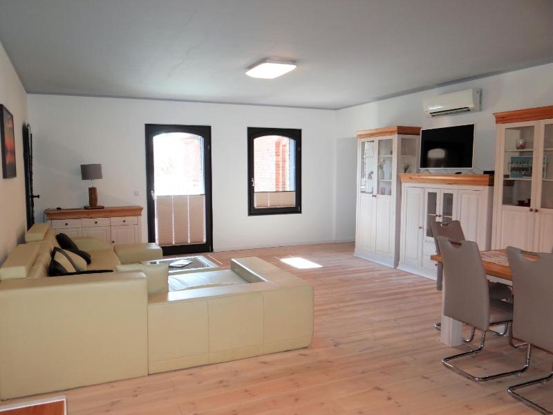 One-Bedroom Apartment image 2