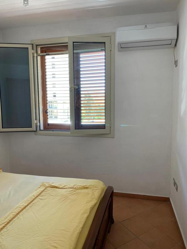One-Bedroom Apartment image 4