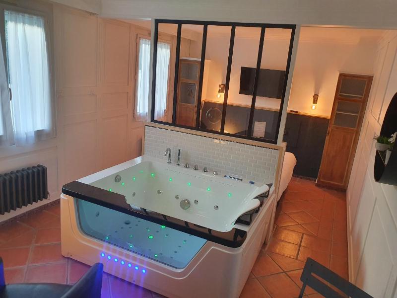 Balneo Suite image 1