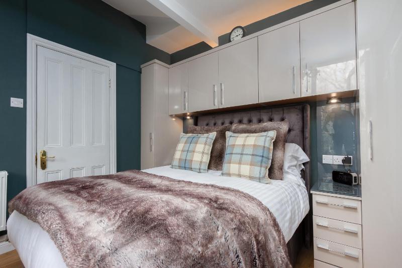 Deluxe Double Room image 2