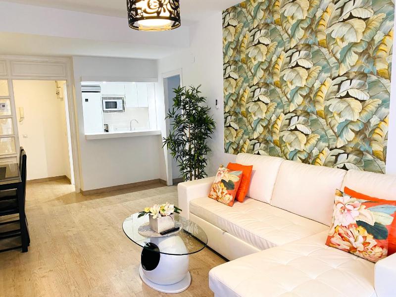 Superior One-Bedroom Apartment with Balcony image 2