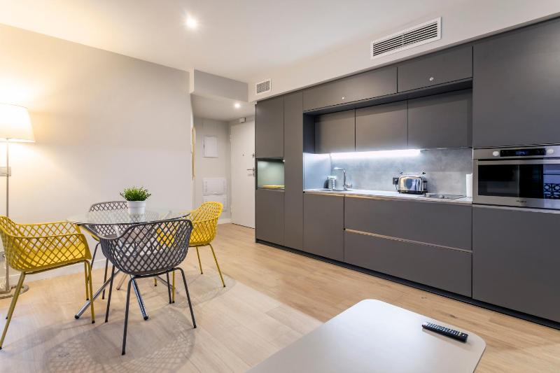 Arenal Suites Alicante - image 7