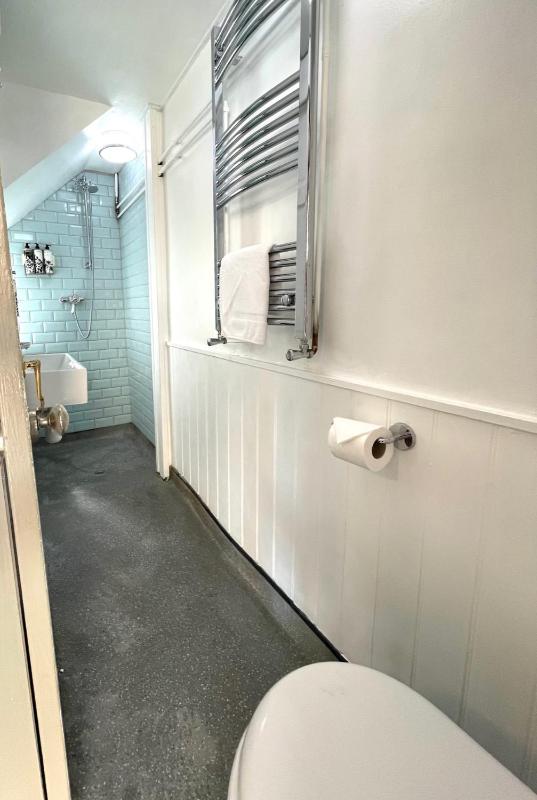 Standard Quadruple Room image 4