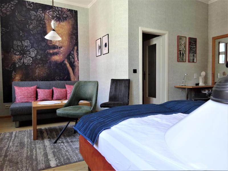 Deluxe Double Room image 3