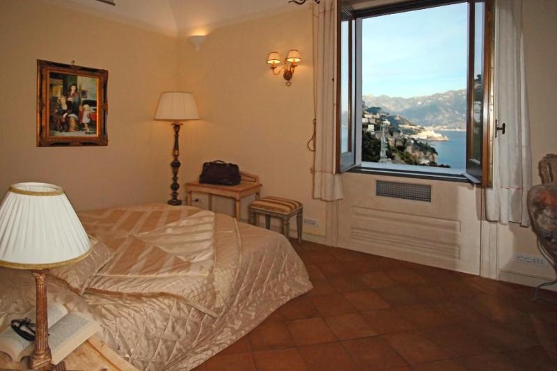 Two-Bedroom Suite with Sea View image 3