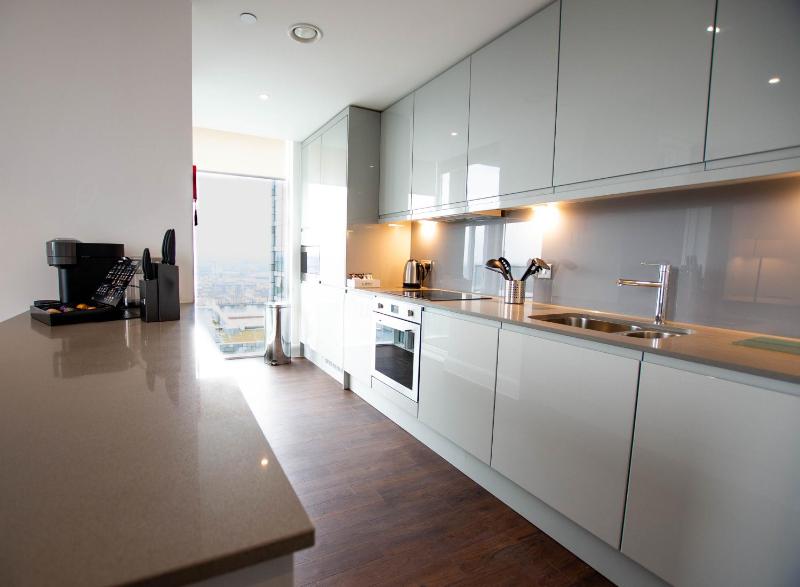 Two Bedroom Apartment - Balcony image 2