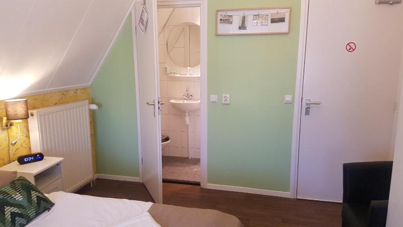 Double Room with Street View image 4