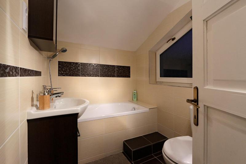 Deluxe Apartment with Balcony image 4