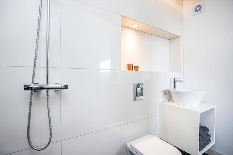 Studio Apartment with Sea View image 4