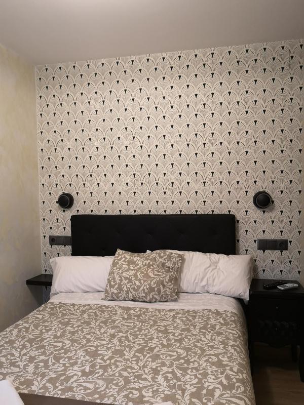 Double Room image 3