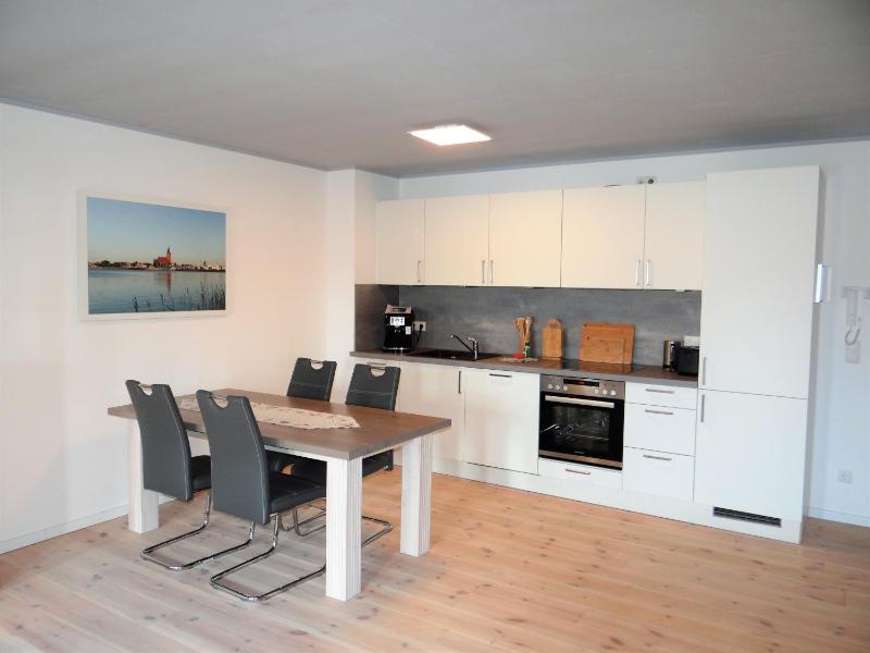 One-Bedroom Apartment image 3