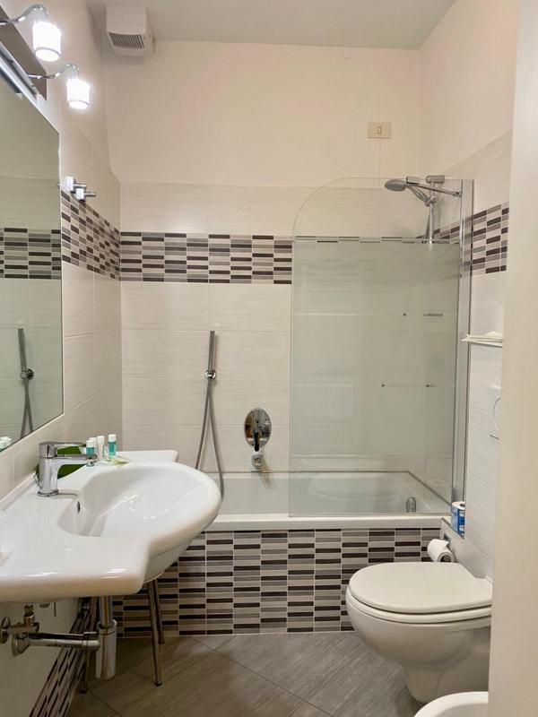 Superior Triple Room image 3