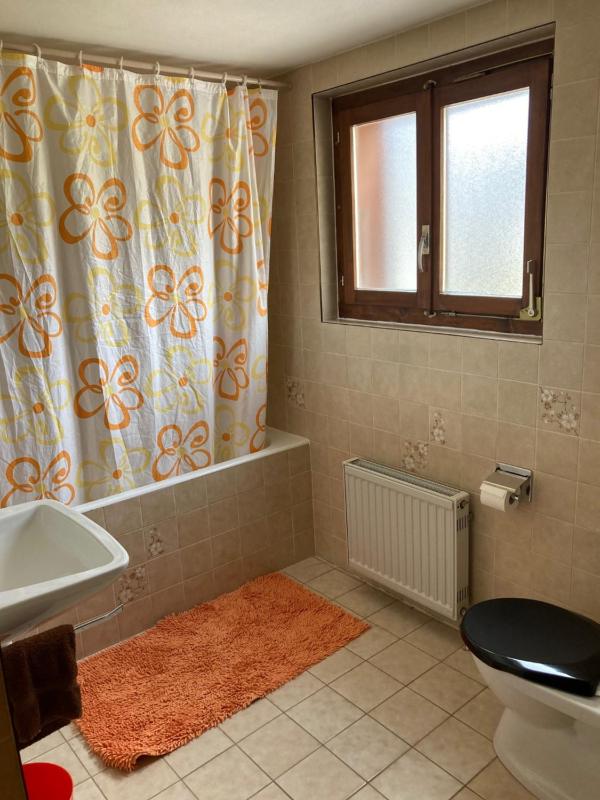 Double Room with Shared Bathroom image 2