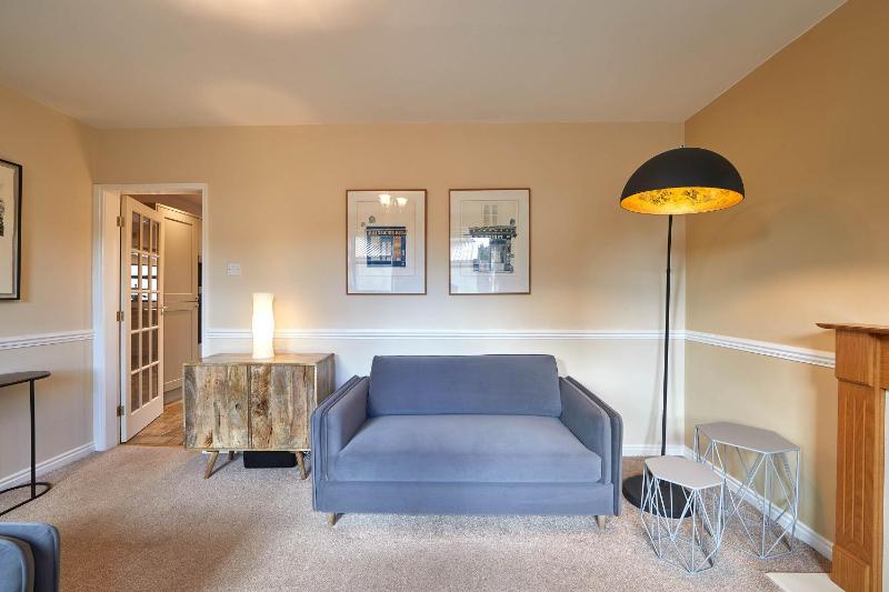 Two-Bedroom House image 4