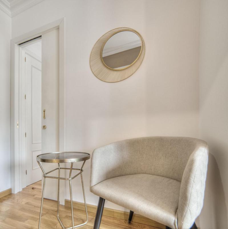 Family Room image 3