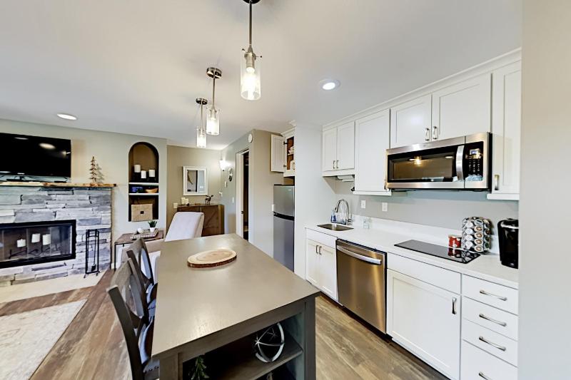 One-Bedroom Apartment image 2