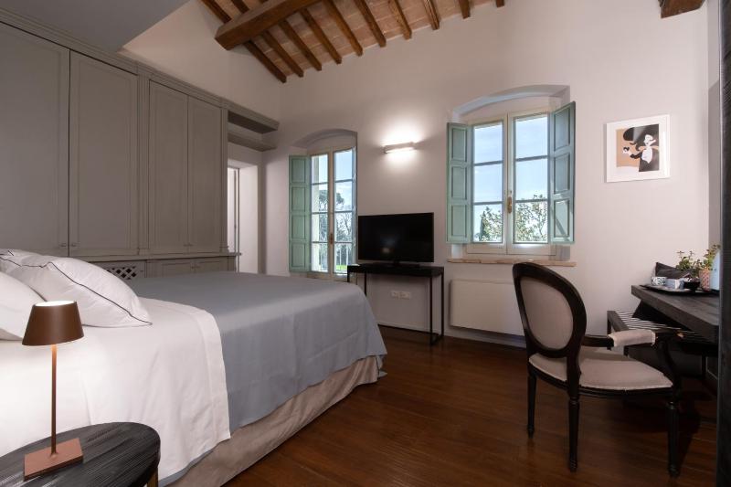 Superior Double Room image 1
