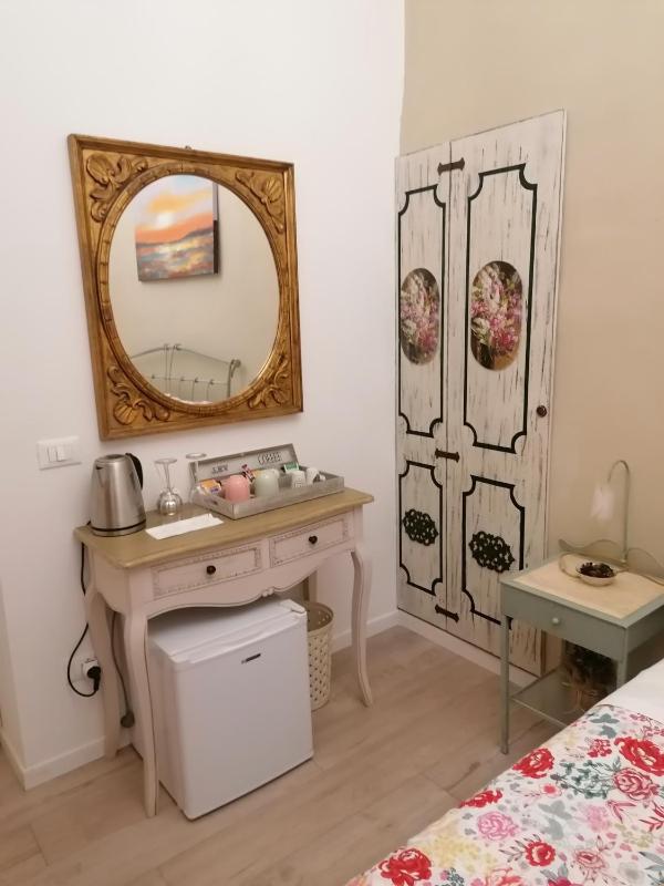 Deluxe Double Room image 2