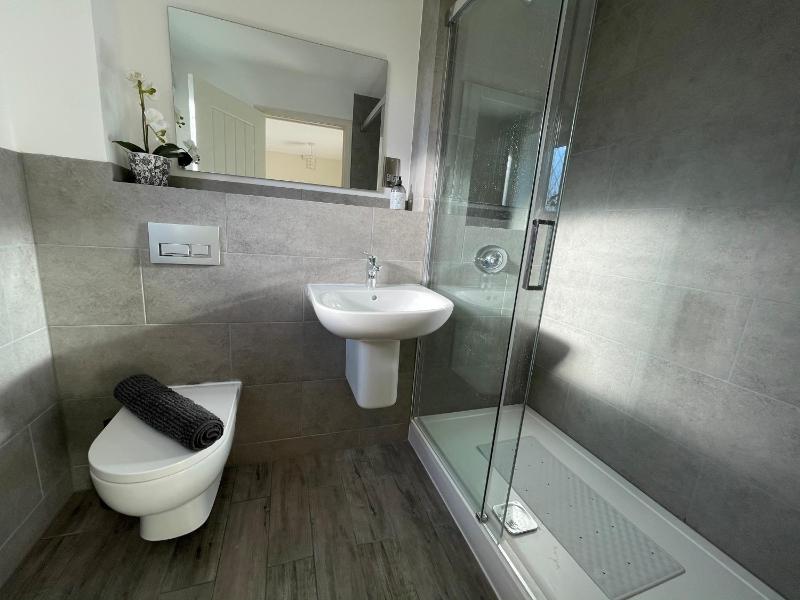 Ivy Tower House - image 20
