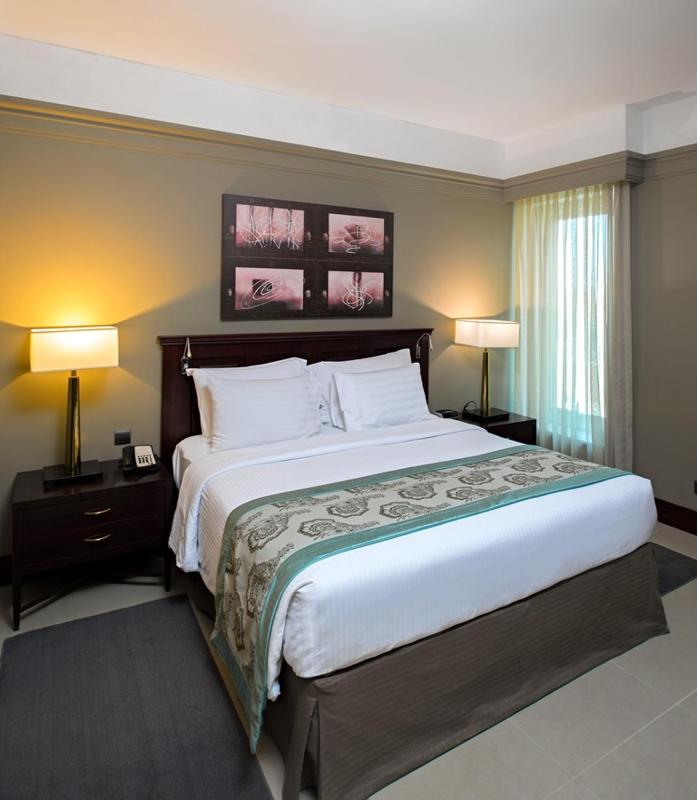 Superior One Bedroom Suite image 3