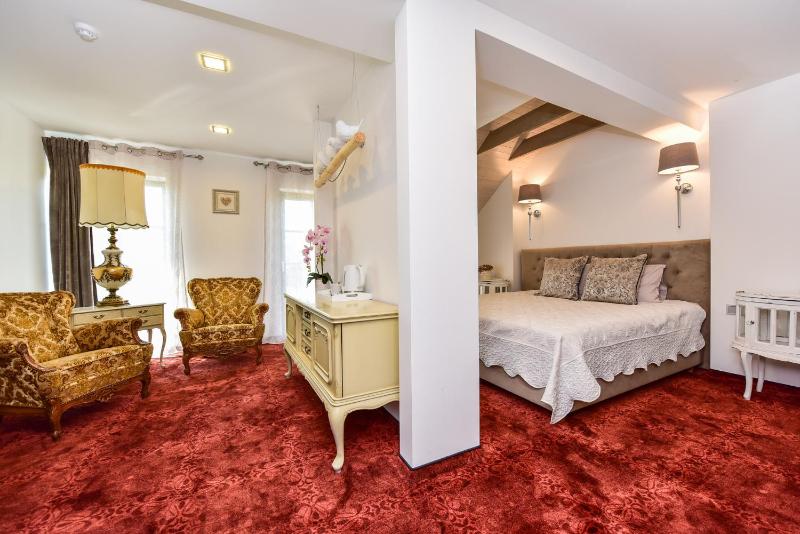 Superior King Room image 1