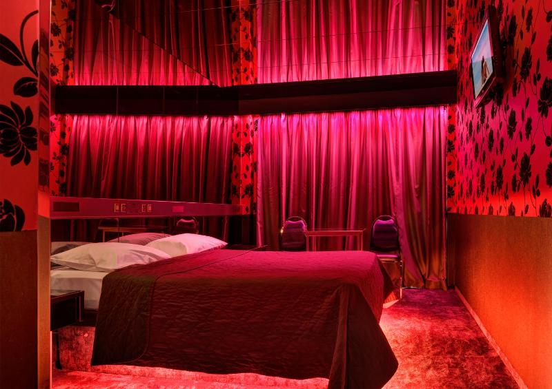 Deluxe Double Room with Shower image 2