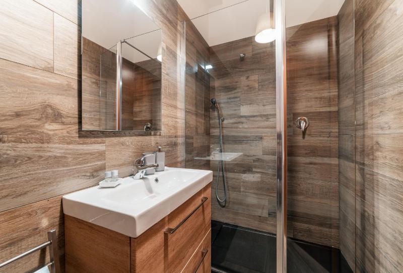 Triple Room with Balcony image 3