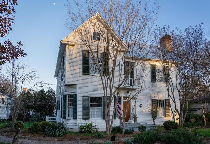 Three-Bedroom Holiday Home  image 1