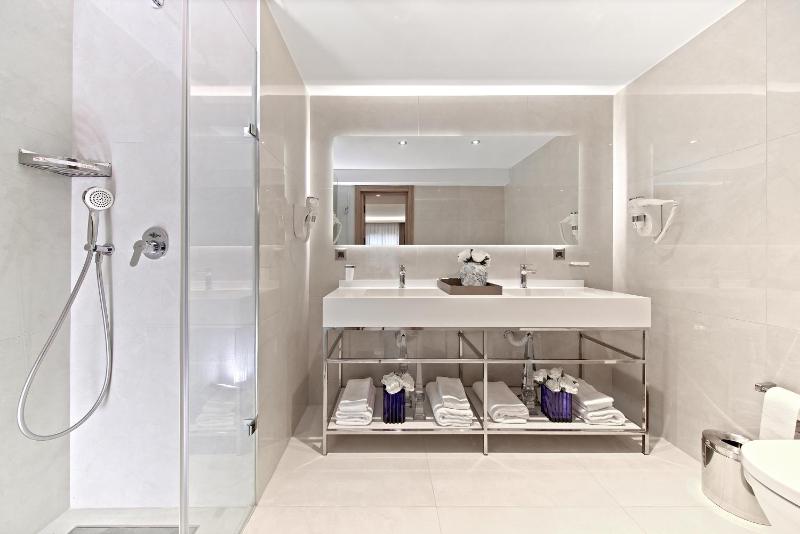 Superior Double Room image 4