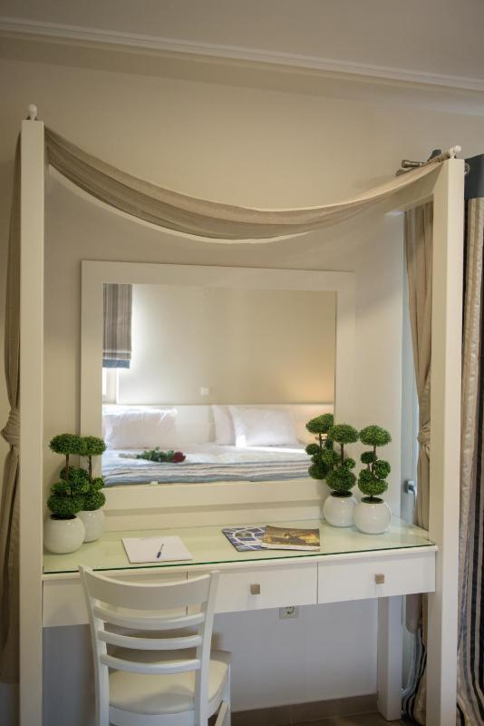 One-Bedroom Apartment image 3