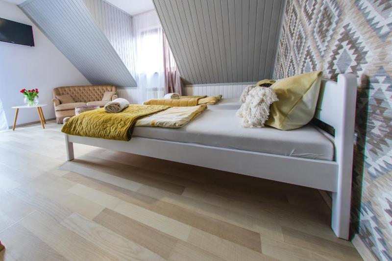 Twin Room image 3