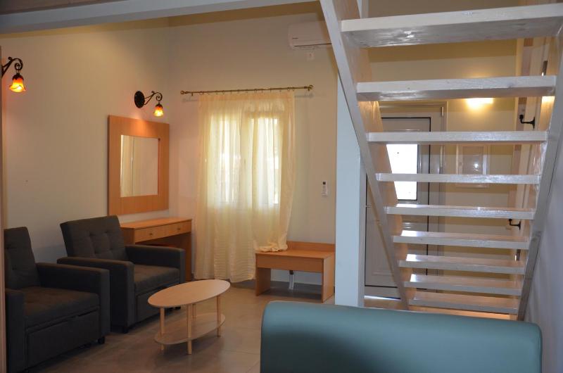 Superior Family Room image 2