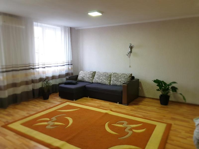 One-Bedroom Apartment image 3