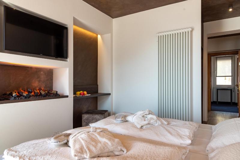 Superior Double Room image 3