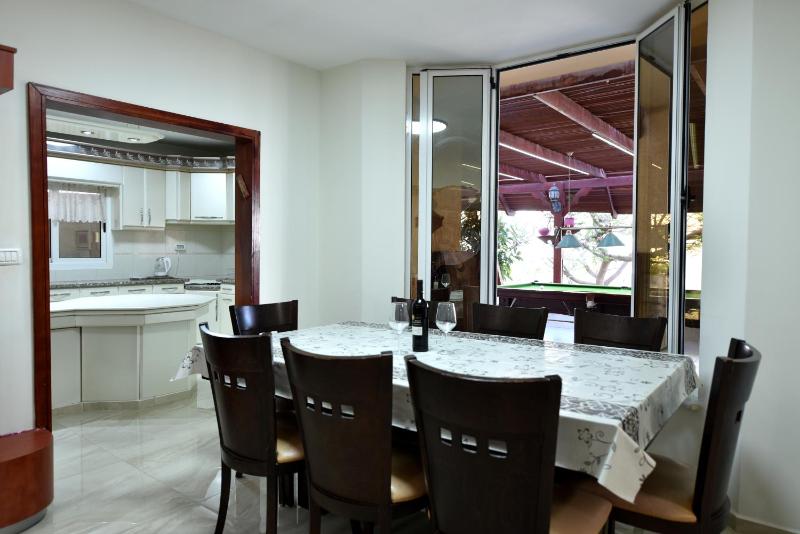 Amazing Villa - image 9