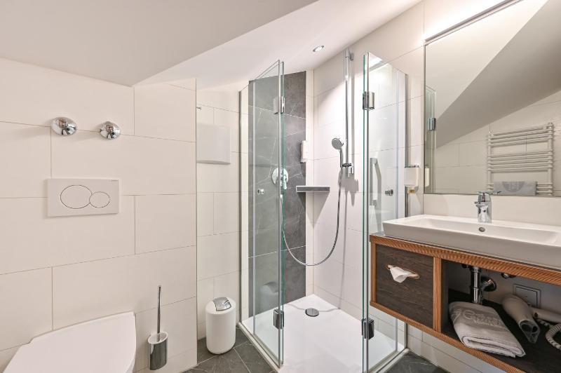 Single Room with Balcony image 3