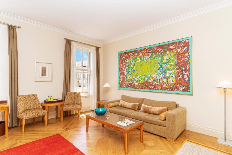 Deluxe Suite image 2