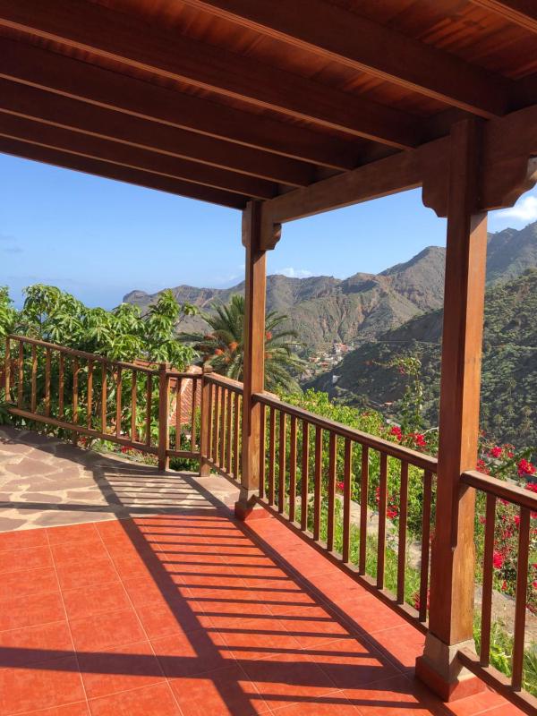 Deluxe Double Room with Balcony and Sea View image 3
