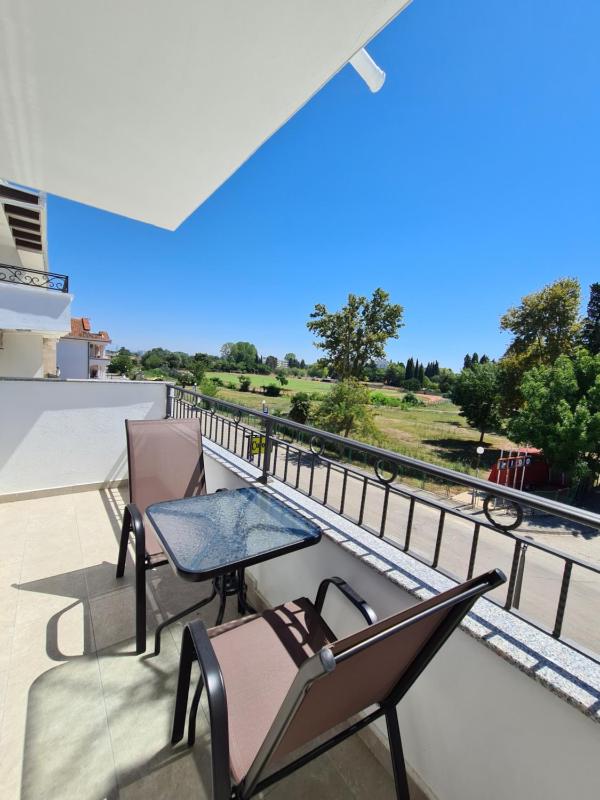 Studio with Balcony image 1